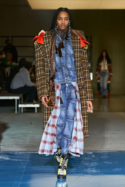 Look 17